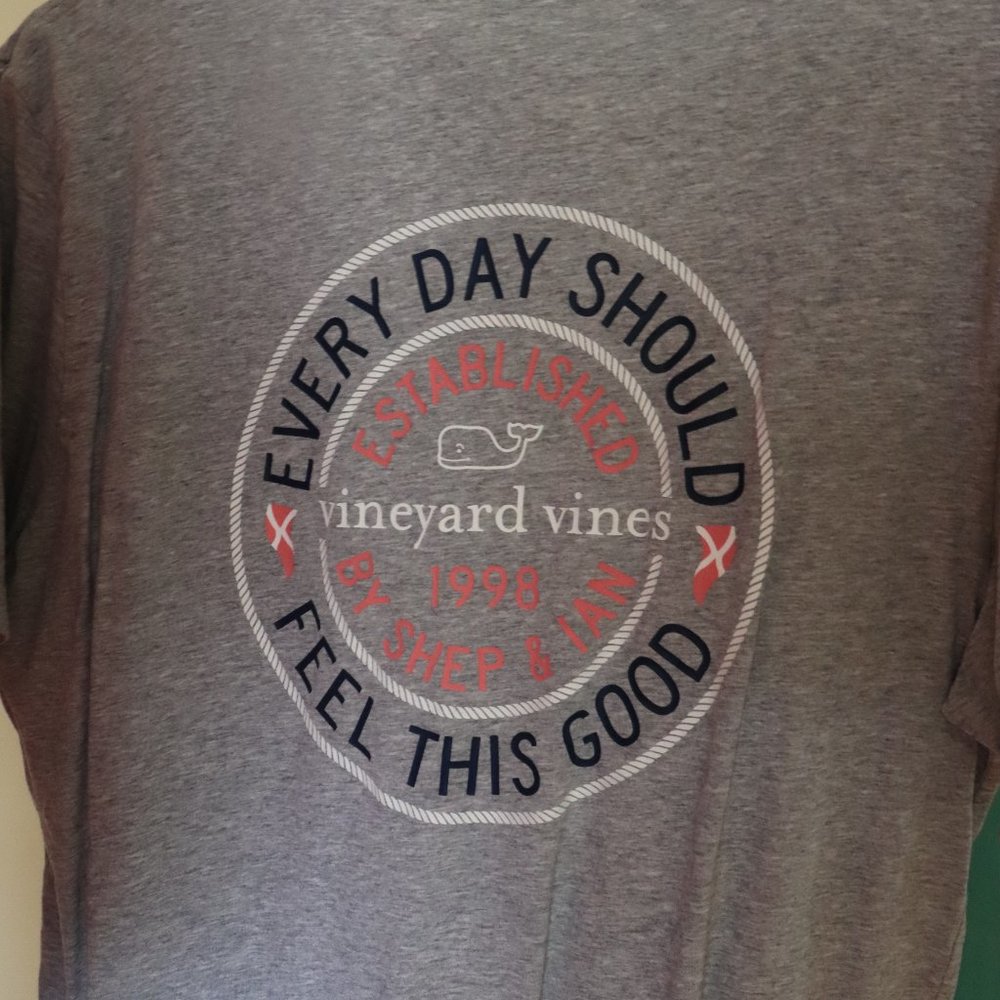 Vineyard Vines Gray Graphic Tee